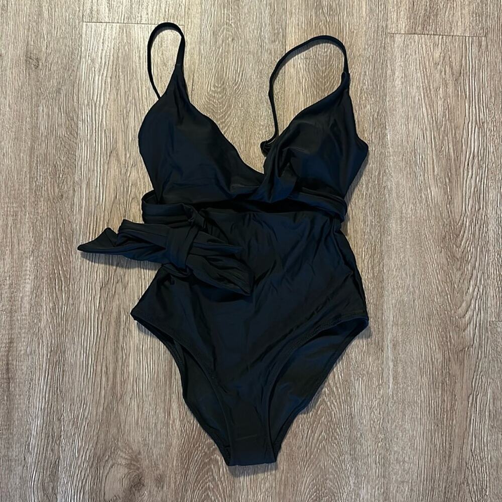 NWT Aerie Full Coverage One Piece Swimsuit Black Small Wrap V Neck